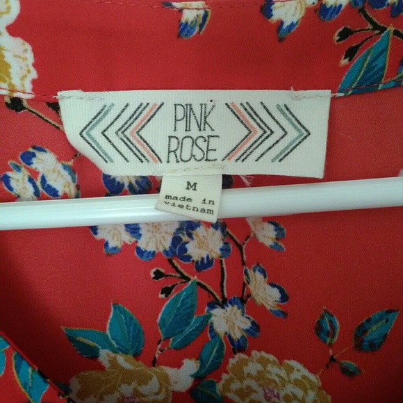 Red floral top - Picture 3 of 5